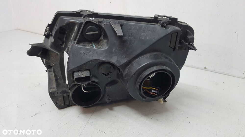 dacia duster i 10-13 lampa prawy przód eu - 6