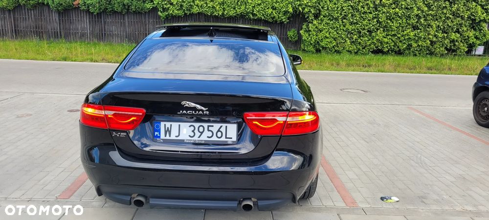 Jaguar XE 2.0 T Pure - 3
