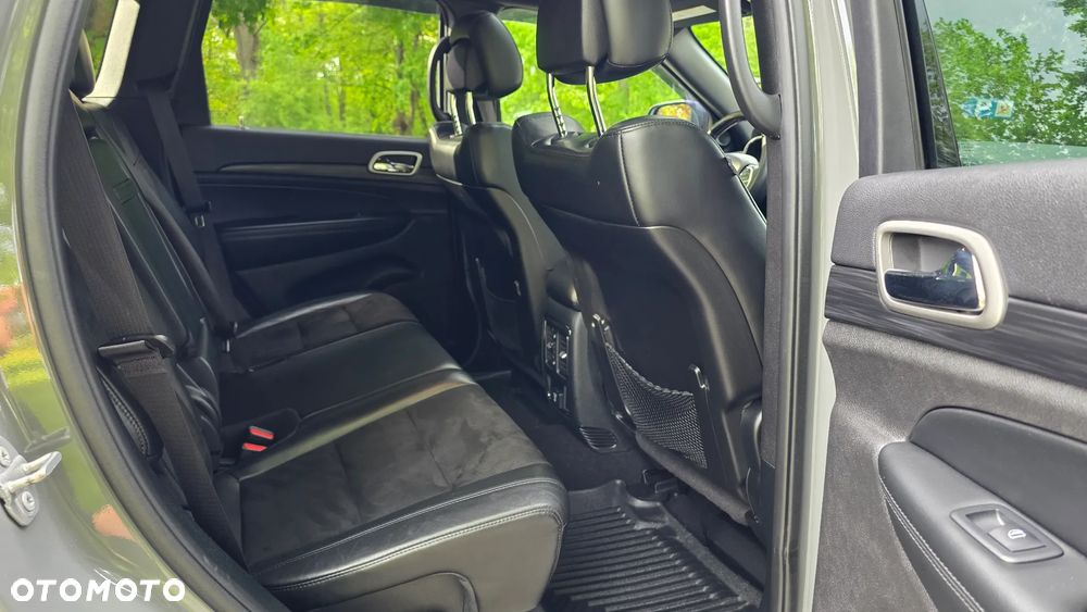 Jeep Grand Cherokee - 14