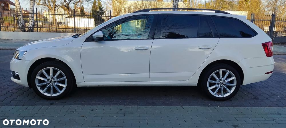 Skoda Octavia 1.6 TDI DSG Ambition - 4
