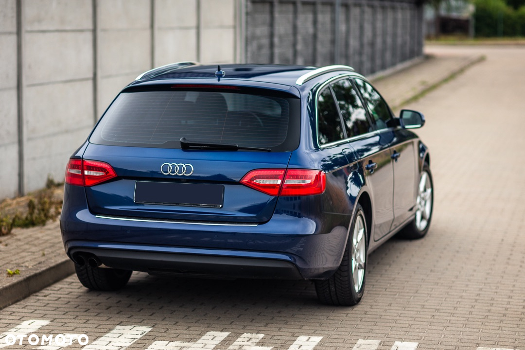 Audi A4 Avant 2.0 TDI DPF Ambiente - 11