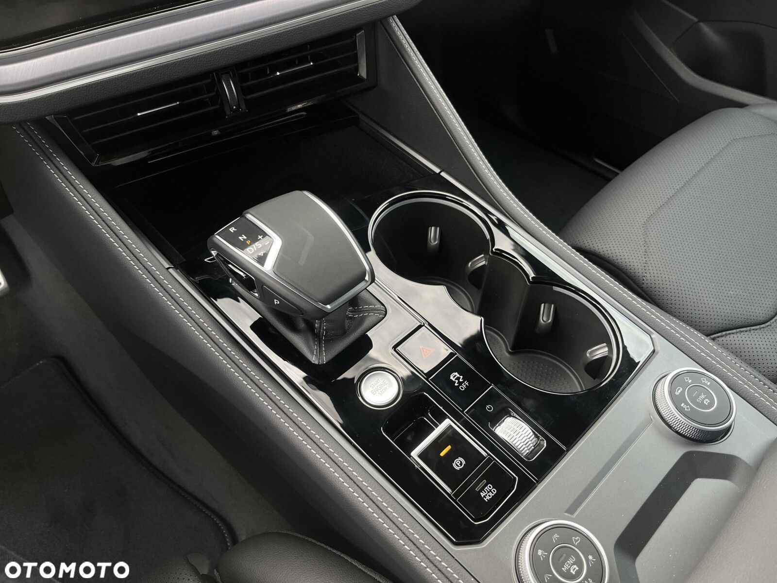 Volkswagen Touareg 3.0 V6 TDI 4Motion R-Line - 28