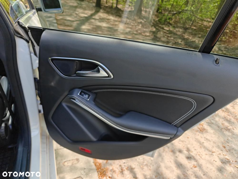 Mercedes-Benz CLA - 25