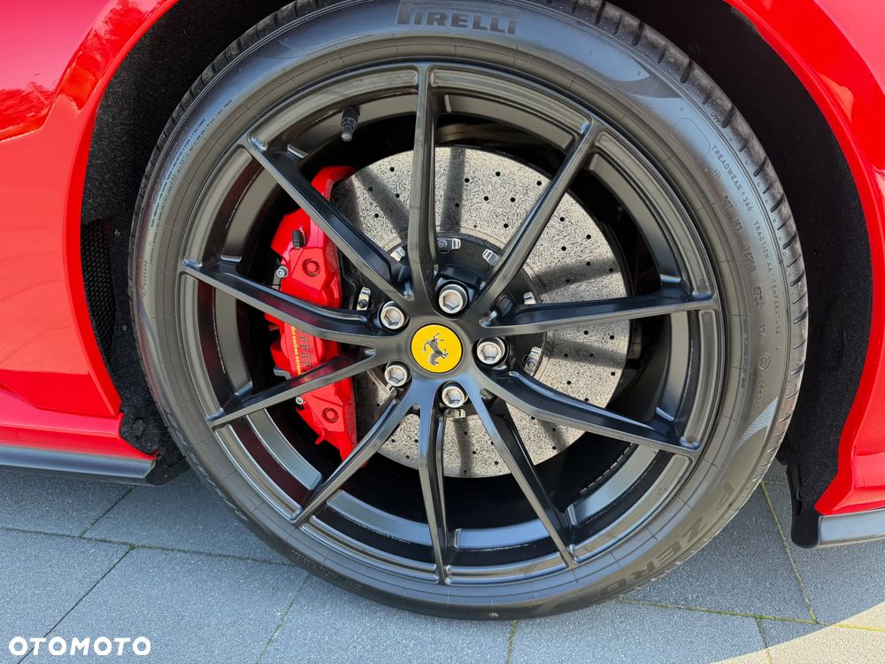 Ferrari 812 Superfast - 13