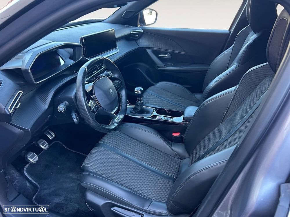 Peugeot 2008 1.2 PureTech GT - 10