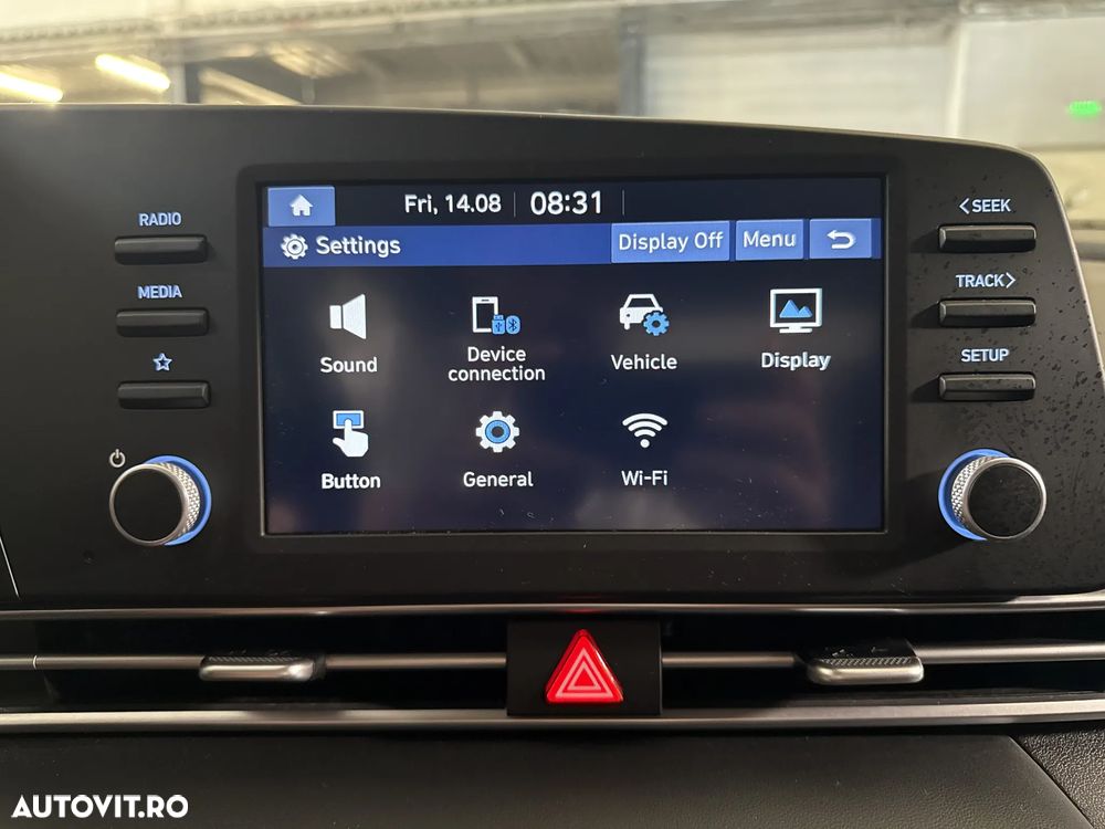 Hyundai Elantra - 21