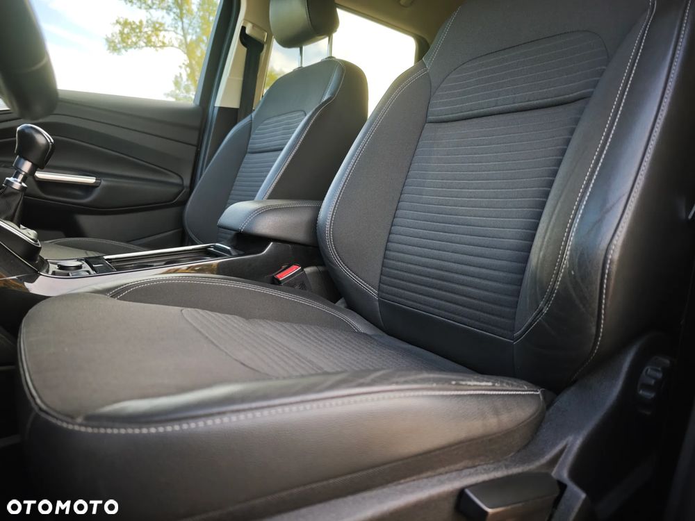 Ford Kuga 2.0 TDCi 4x2 Titanium - 11
