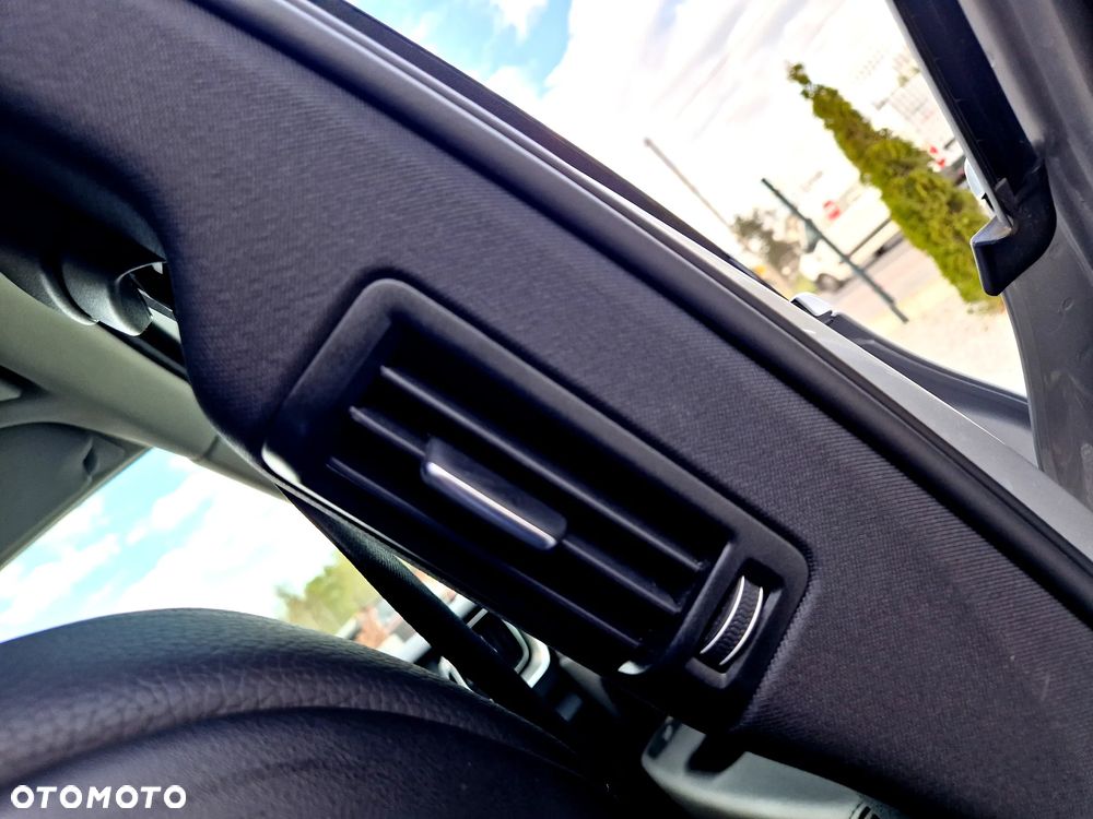 Volvo XC 60 B4 D Plus Bright - 28