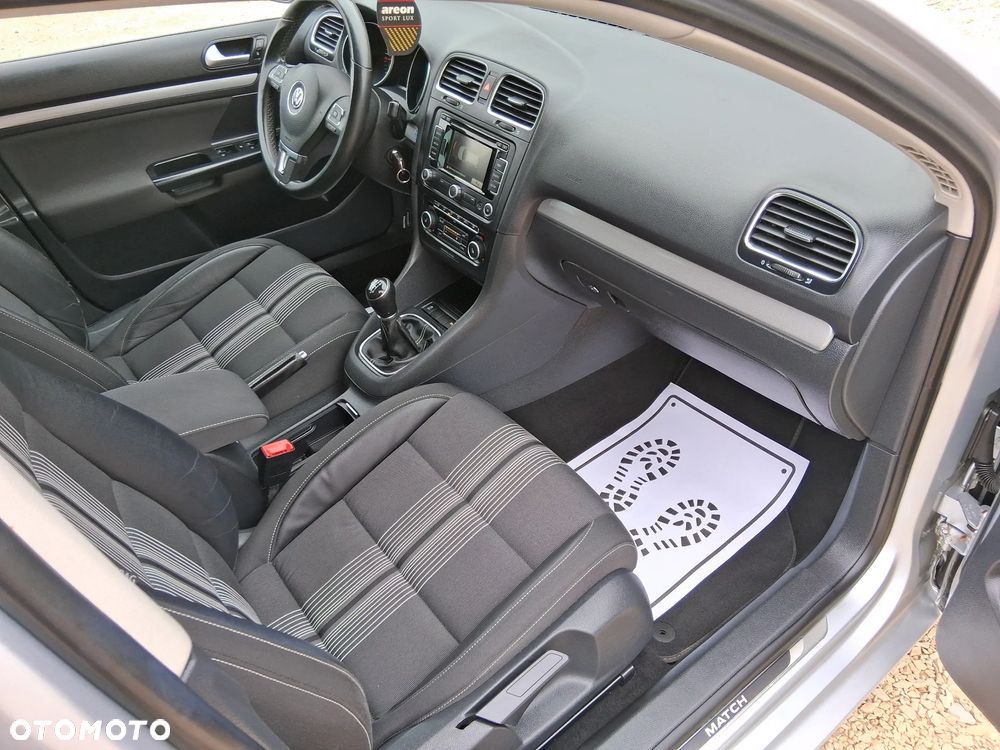Volkswagen Golf 2.0 TDI DPF MATCH - 8