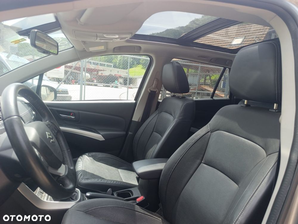 Suzuki SX4 S-Cross 1.6 DDiS Premium 4WD - 10