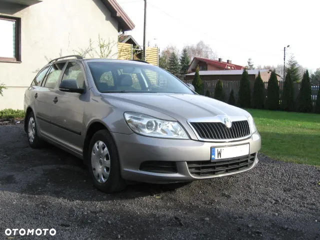 Skoda Octavia 1.6 Ambiente - 4