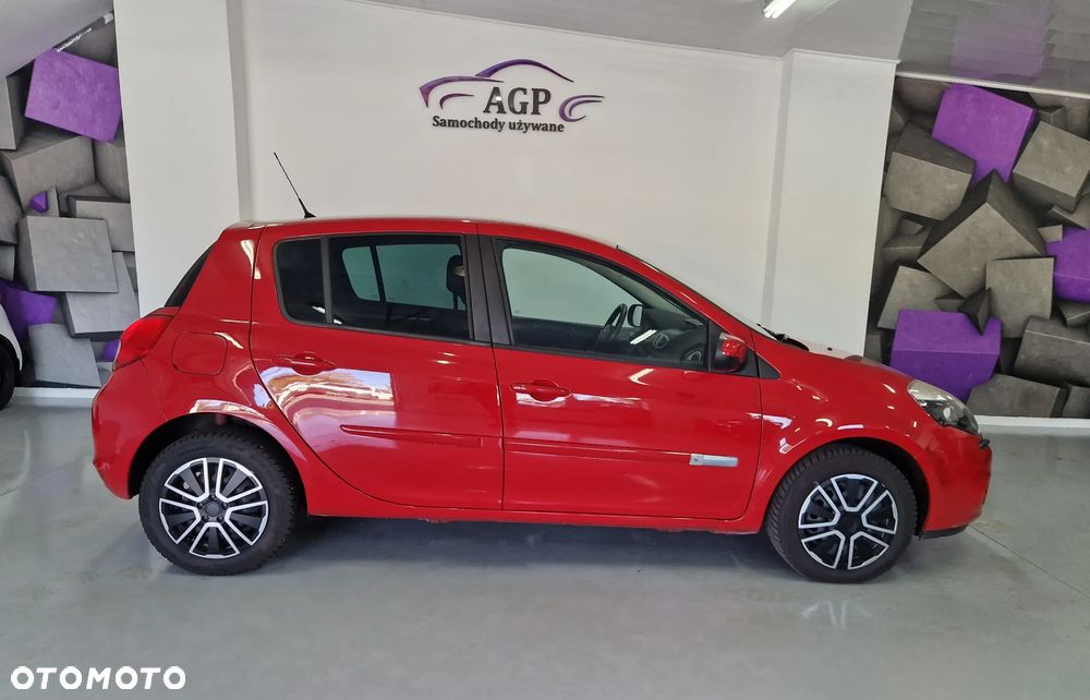Renault Clio - 11