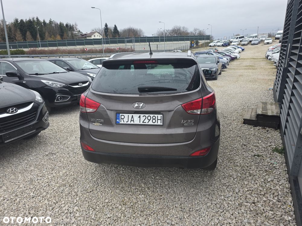 Hyundai ix35 1.7 CRDi 2WD UEFA EURO 2012 Edition - 9