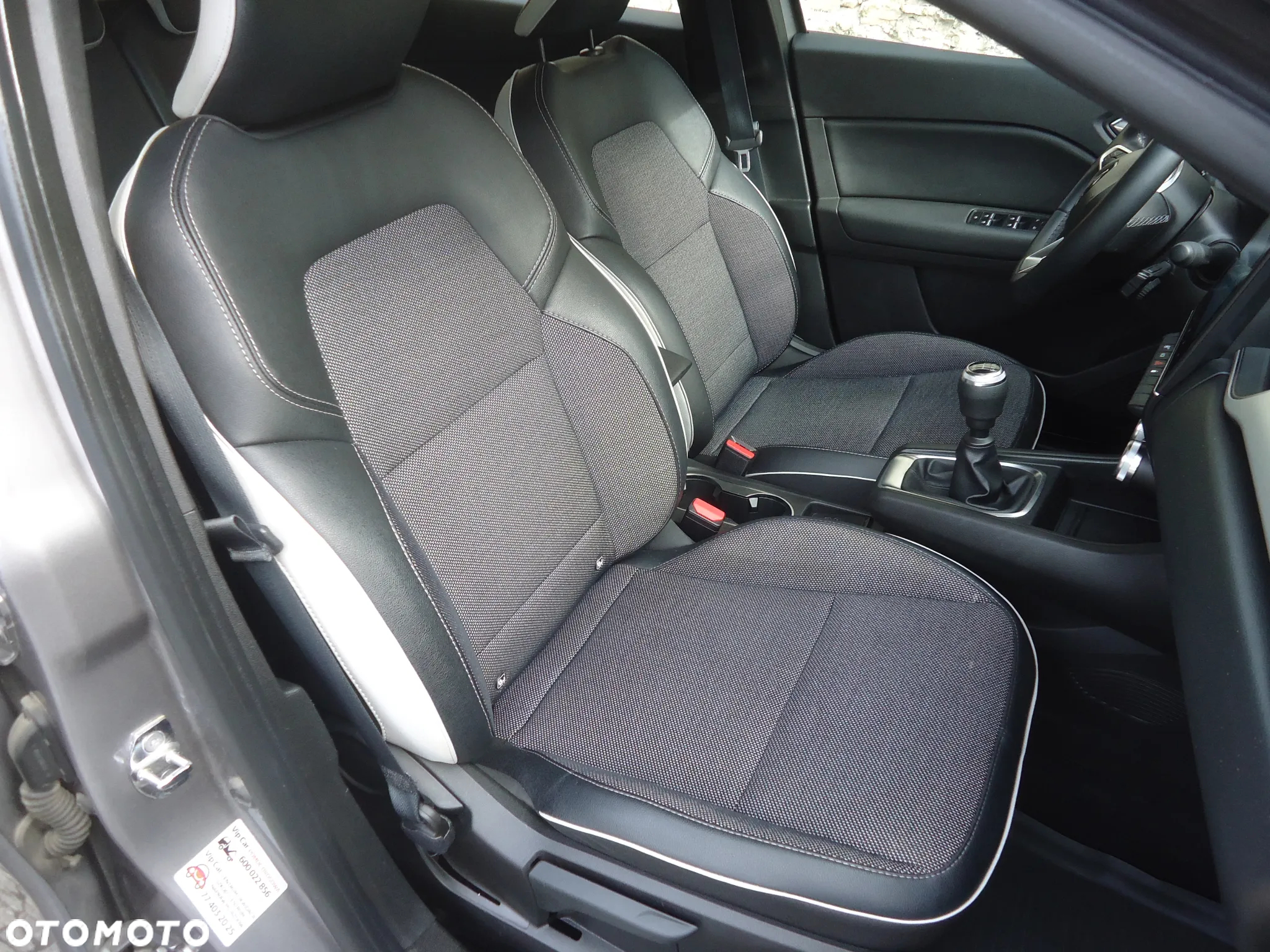 Renault Captur 1.0 TCe Intens - 17