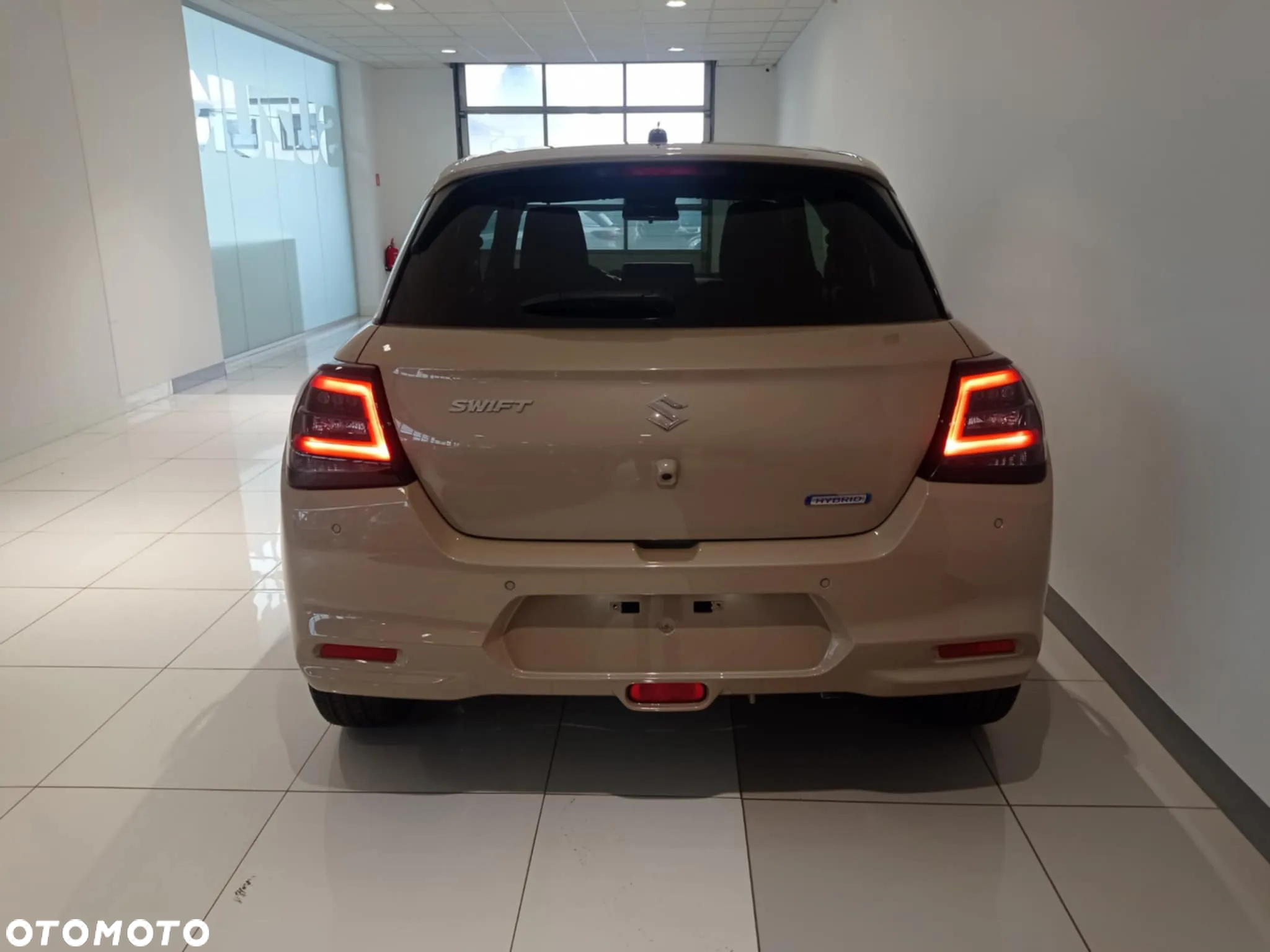 Suzuki Swift 1.2 Dualjet SHVS Premium Plus - 5