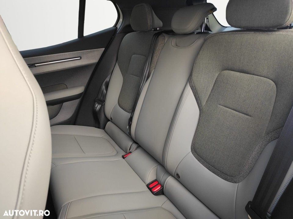 Volvo EX30 Twin Motor Performance Plus - 16