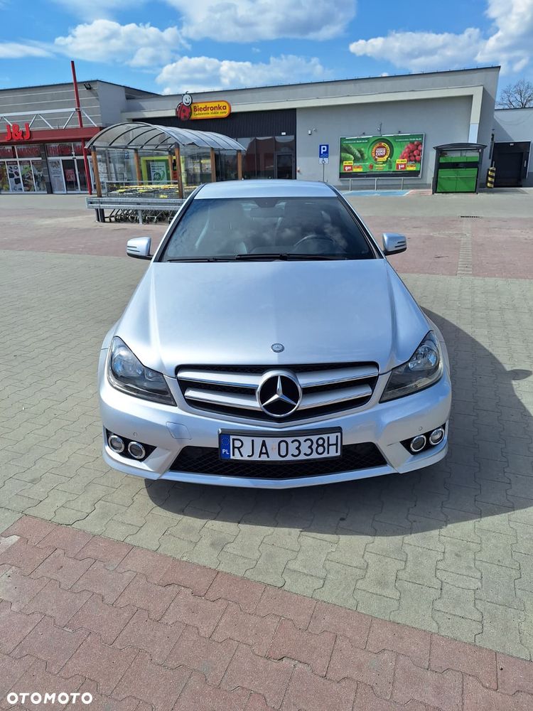Mercedes-Benz Klasa C 250 CDI DPF BlueEFFICIENCY 7G-TRONIC Edition 1 - 26