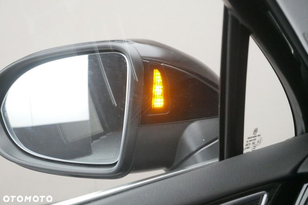 Volkswagen Passat Variant 2.0 TSI Elegance DSG - 35