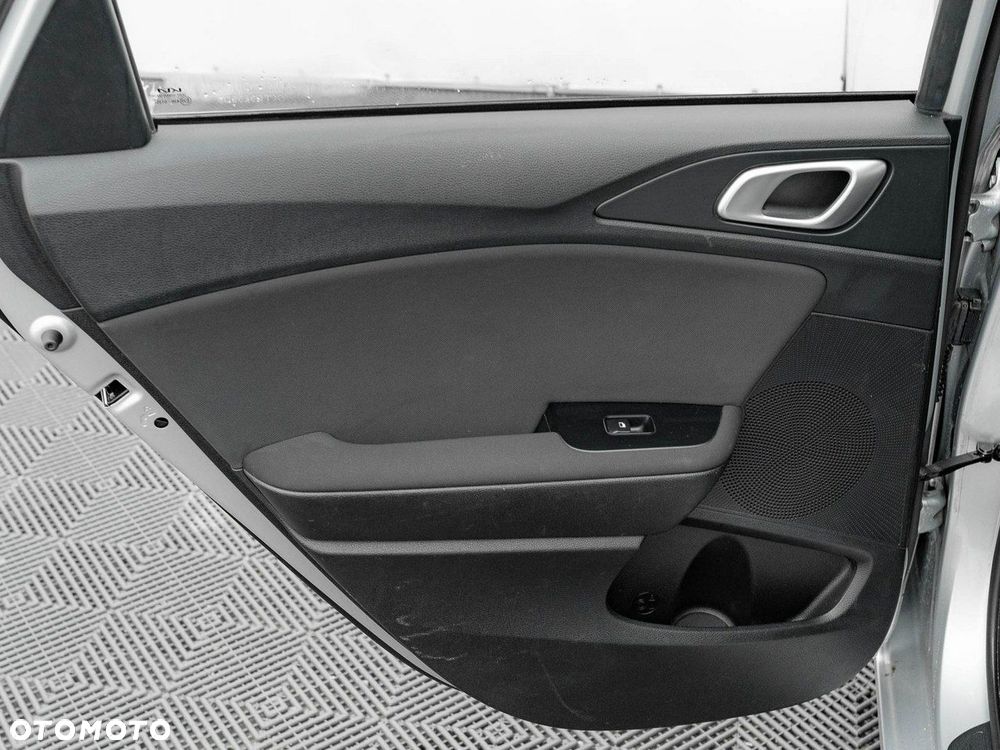Kia Ceed 1.5 T-GDI M - 23
