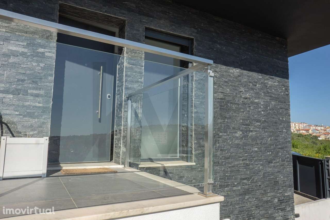 Moradia T4+1 - Pontinha - com vista sobre Lisboa - Grande imagem: 5/60