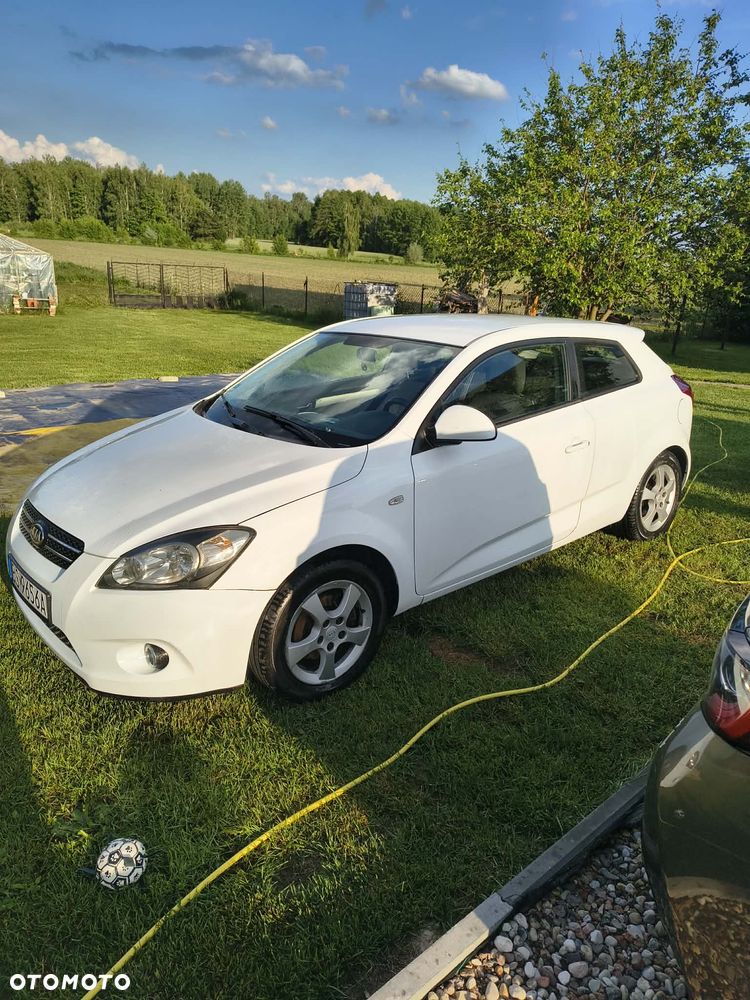 Kia Ceed 1.6 L - 1
