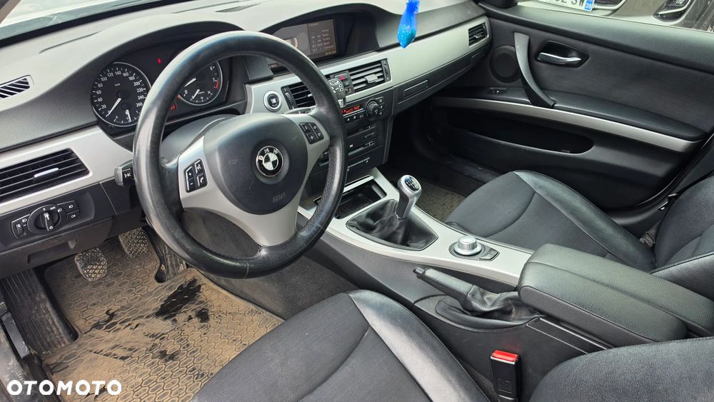 BMW Seria 3 325i - 13