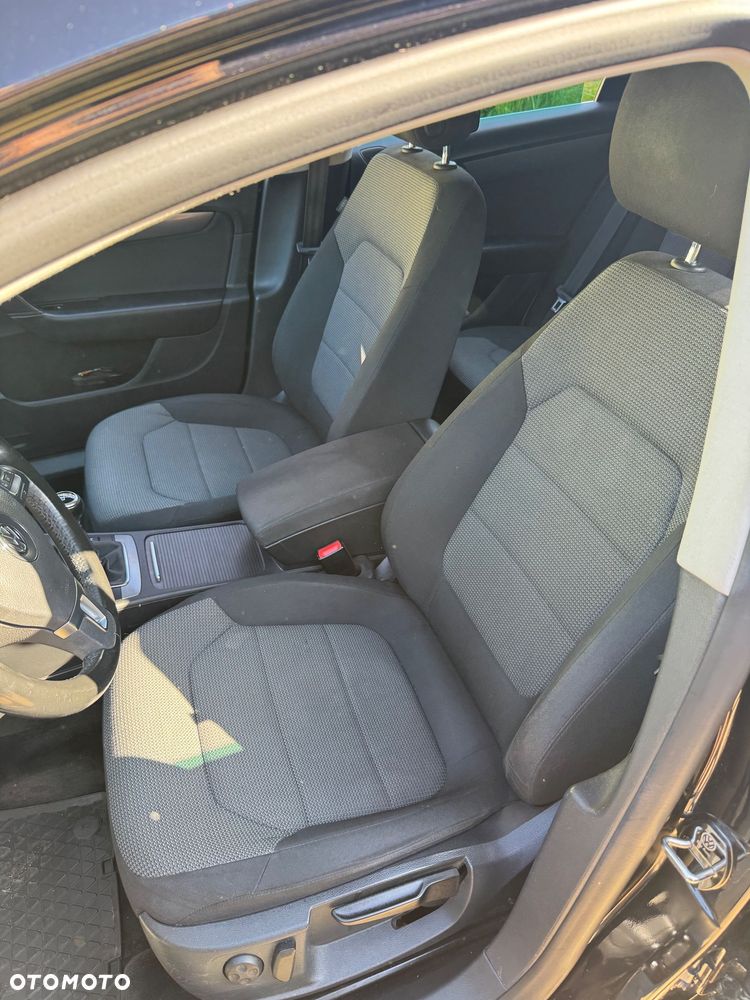 Volkswagen Passat 1.6 TDI DPF BlueMot Comfortline - 22