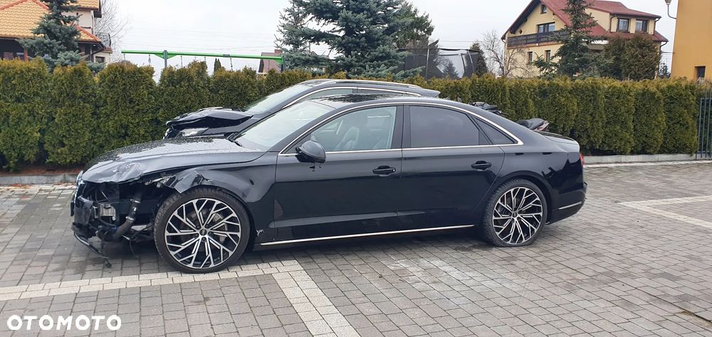 Audi A8 - 4