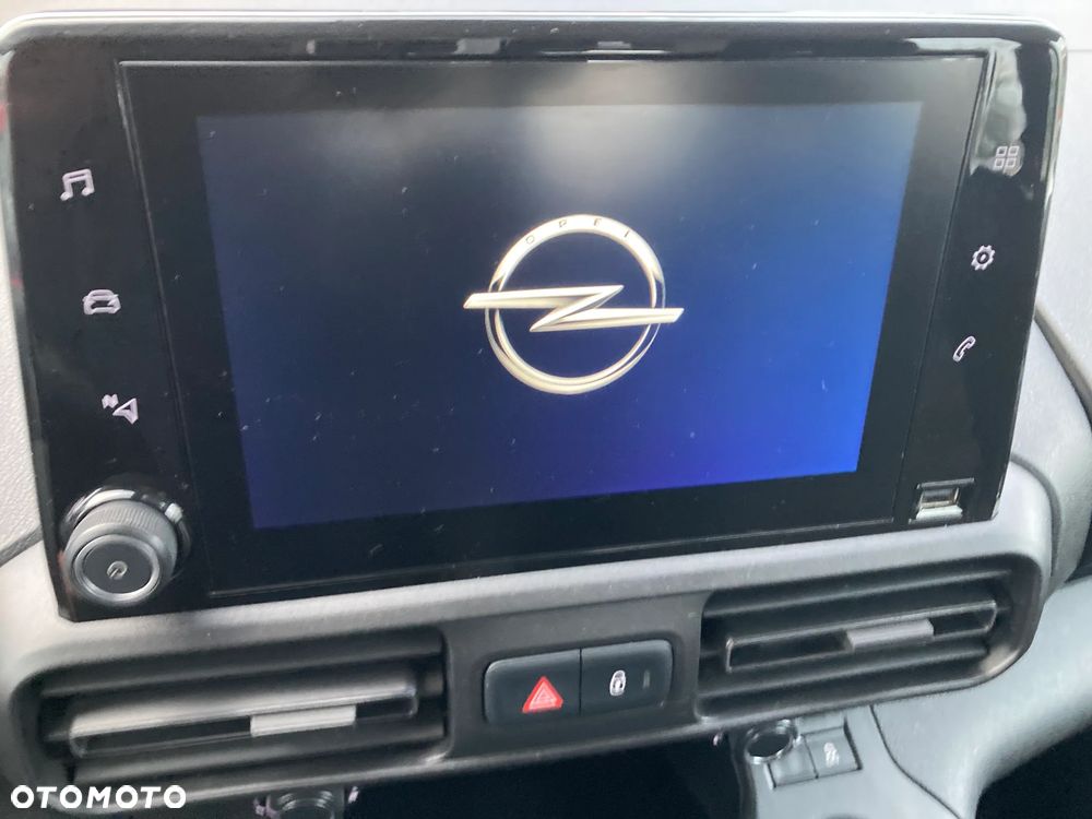 Opel Combo XL 1.2 Turbo Essentia S&S - 9