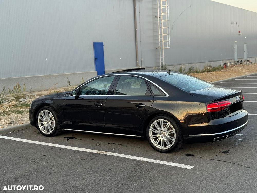 Audi A8 - 4