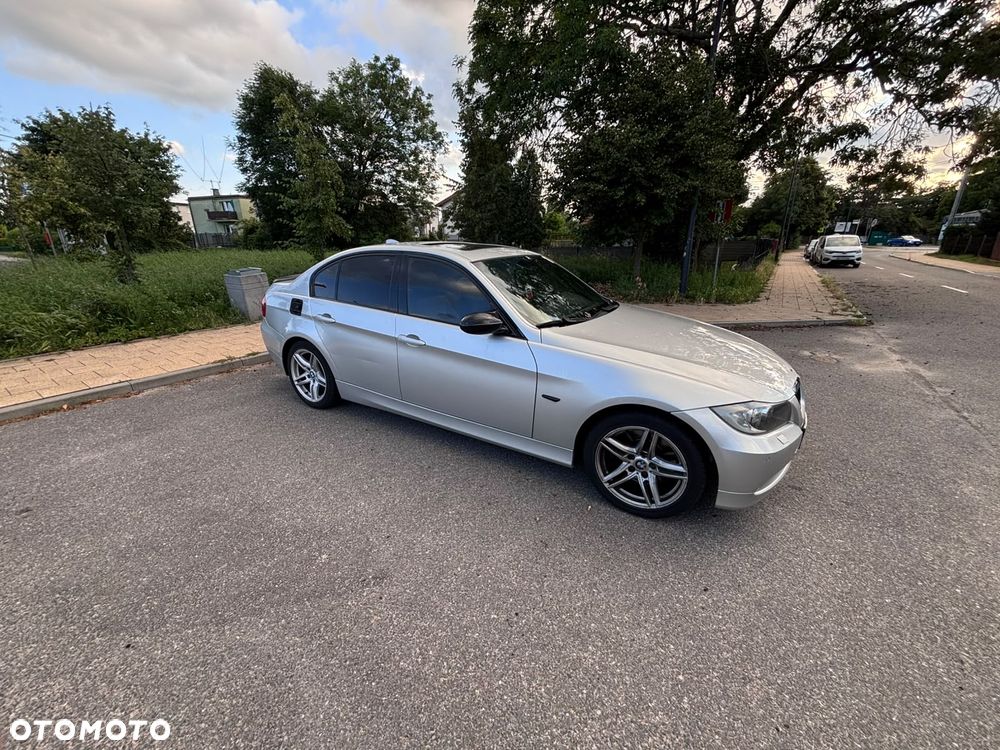 BMW Seria 3 330i - 3