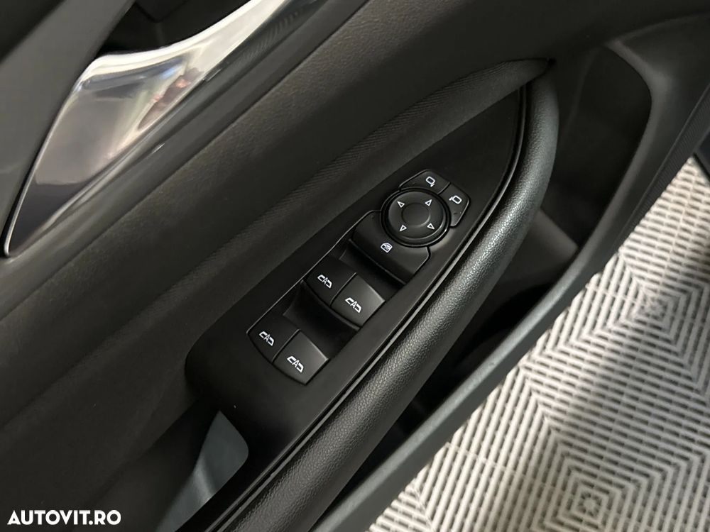 Opel Insignia - 15