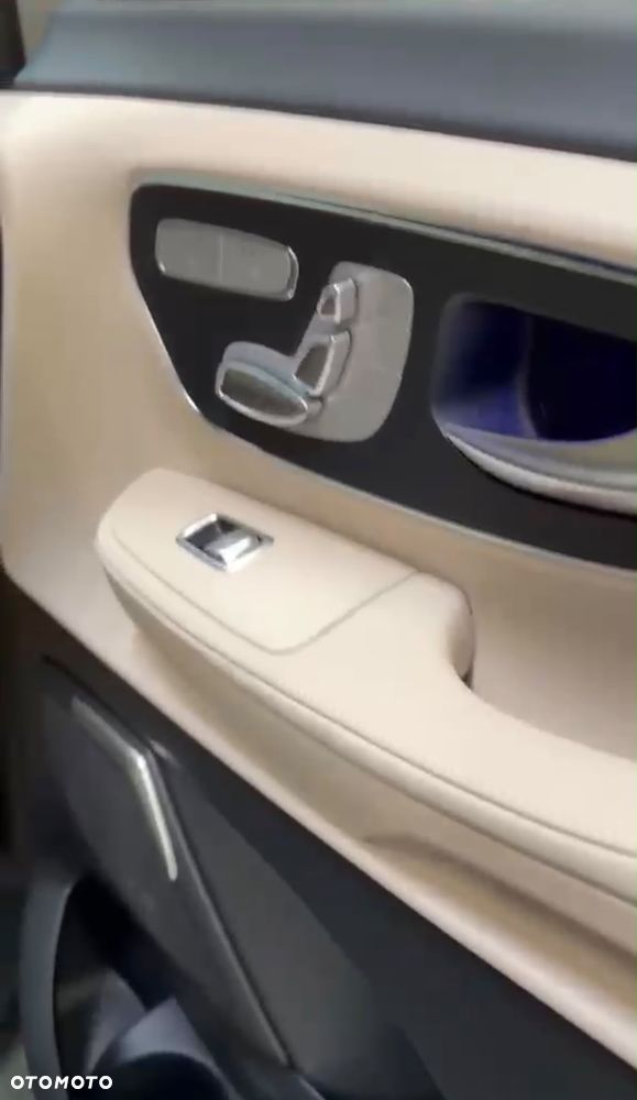 Mercedes-Benz Klasa V 300 d 4-Matic Avantgarde 9G-Tronic - 14