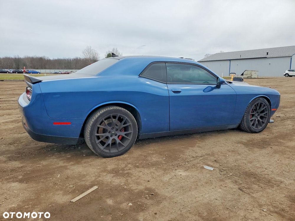 Dodge Challenger - 4