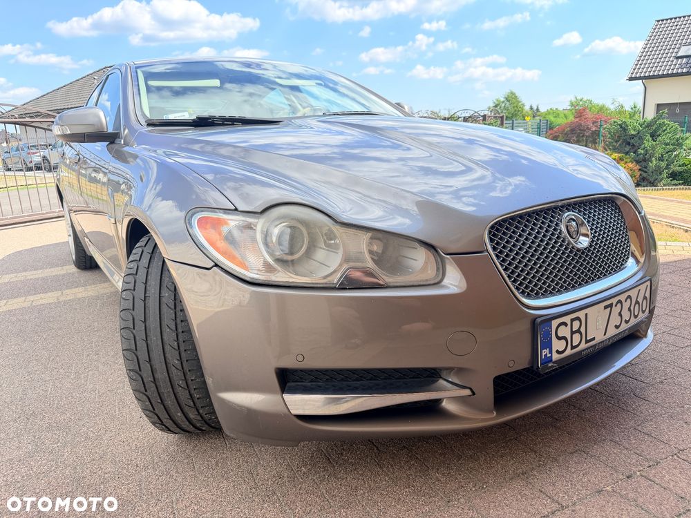Jaguar XF 2.7 V6 Premium Luxury - 5