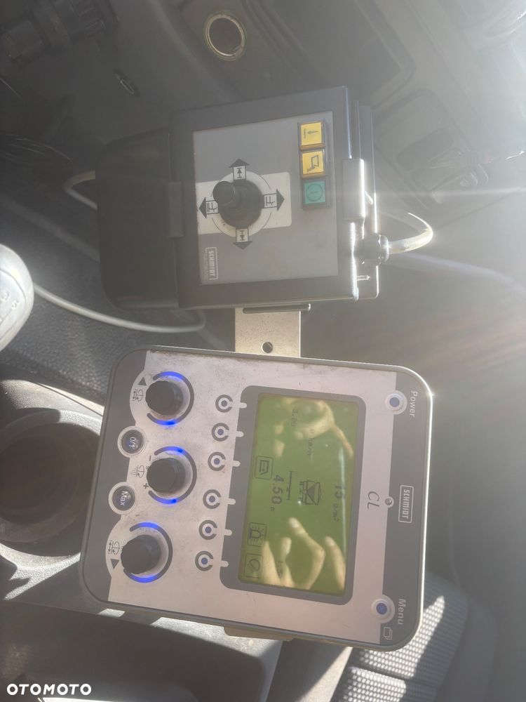 Mercedes-Benz AXOR 1824 4x2 piaskarka solarka schmidt pług - 9