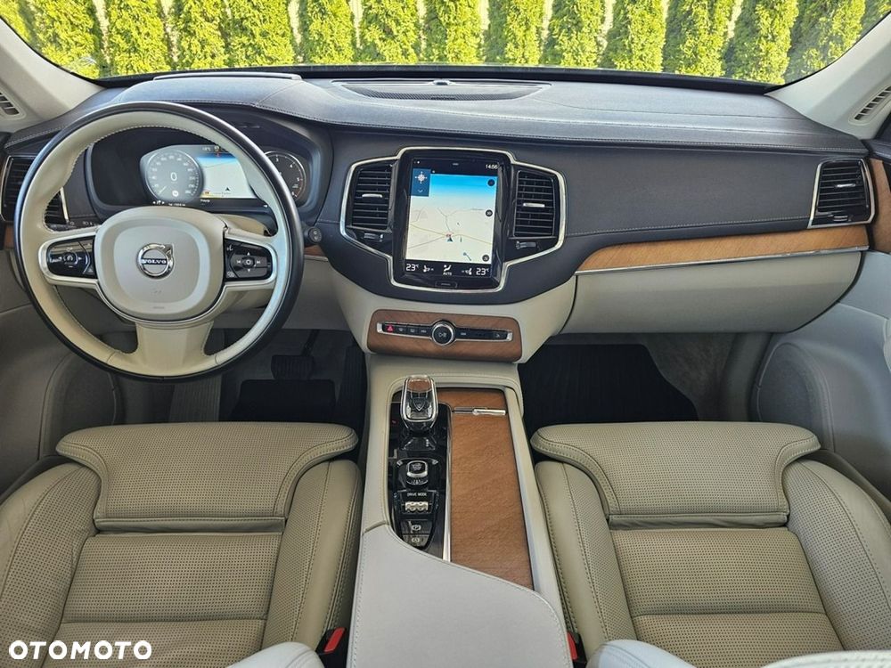 Volvo XC 90 - 31