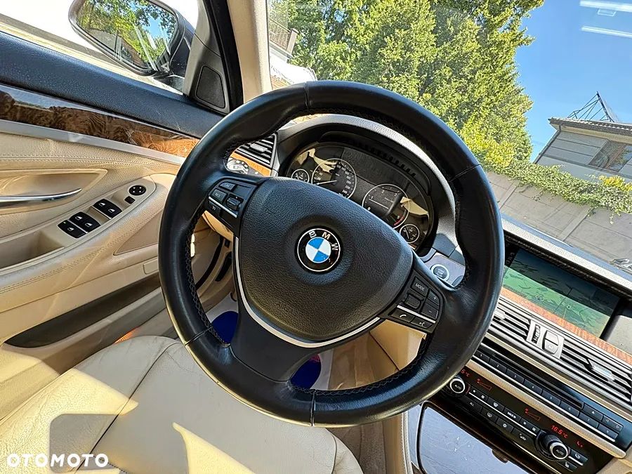 BMW Seria 5 520d - 27