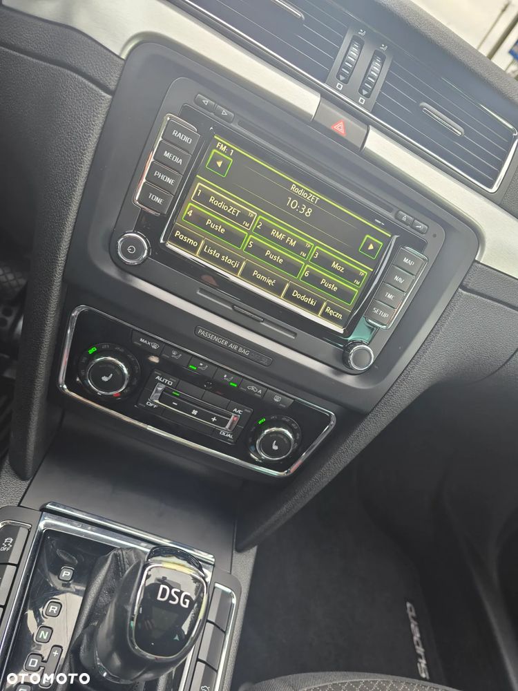 Skoda Superb 2.0 TDI DSG Elegance - 23