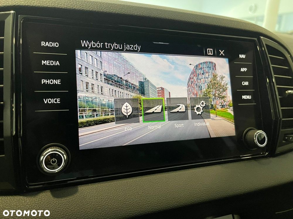 Skoda Karoq 1.5 TSI ACT Sportline DSG - 17