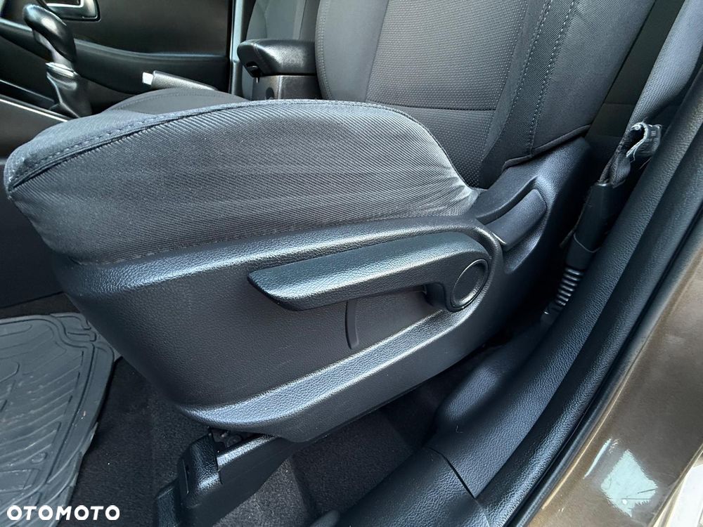 Kia Carens 1.6 GDI Dream-Team Edition - 22