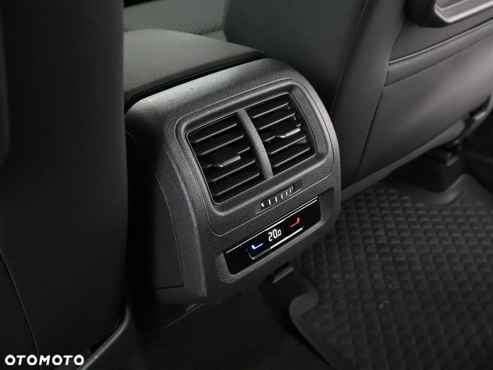 Volkswagen Touran 2.0 TDI BMT Comfortline DSG - 37