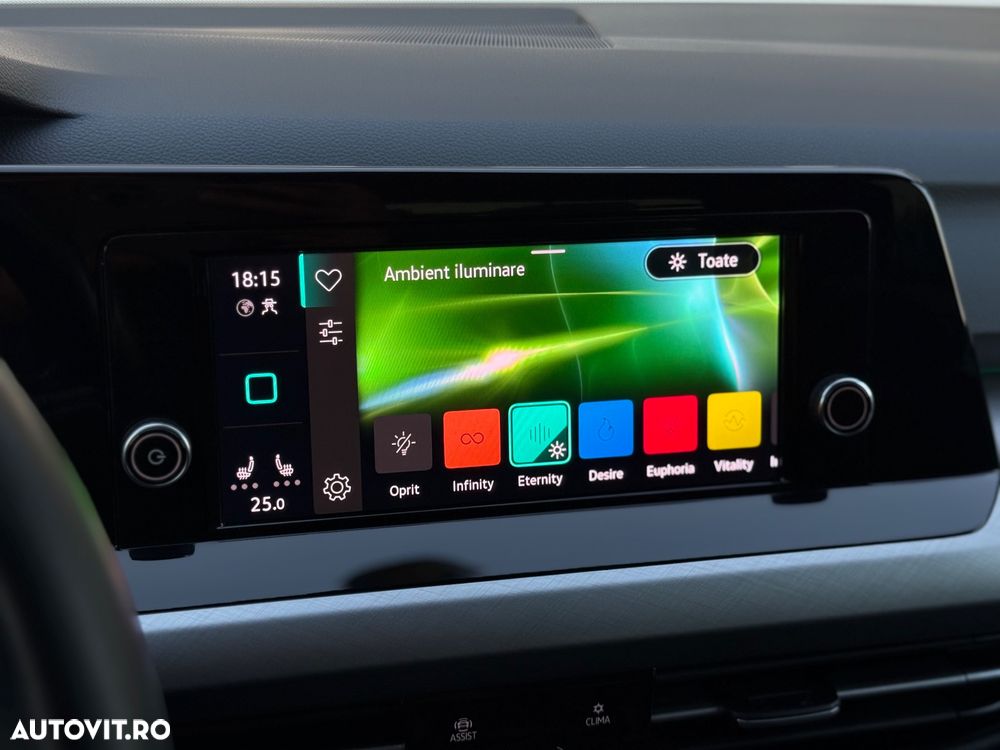 Volkswagen Golf 1.5 eTSI ACT DSG MHEV Life - 39