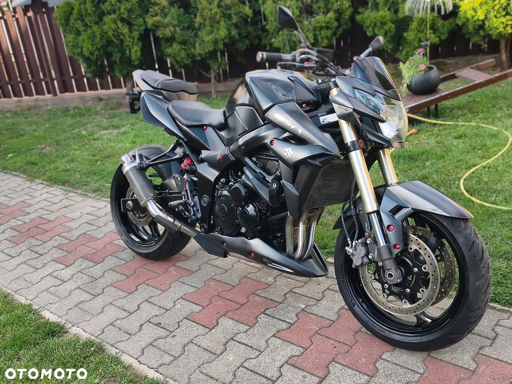 Suzuki GSR