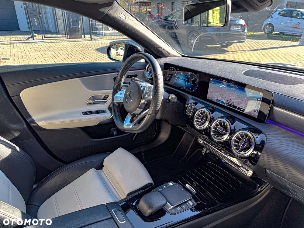 Mercedes-Benz CLA 200 AMG Line 7G-DCT - 19