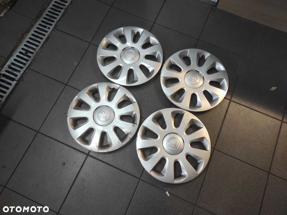 KOŁPAKI KOŁPAK R15 4 SZT SKODA CITIGO 1ST601147A WYSYŁKA !!!!!! - 1