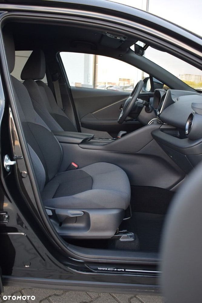 Toyota C-HR - 11