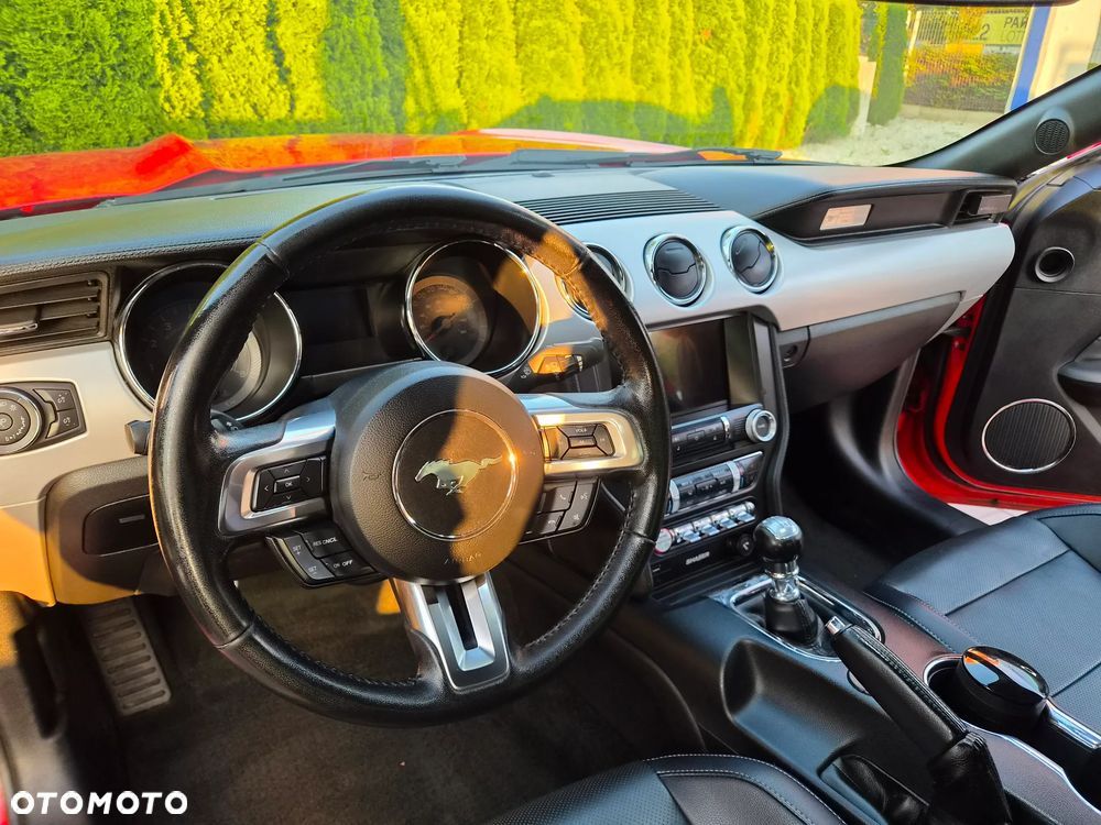 Ford Mustang - 7