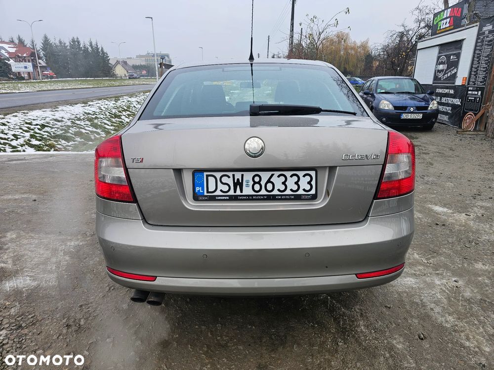 Skoda Octavia 1.8 TSI Ambition DSG - 10