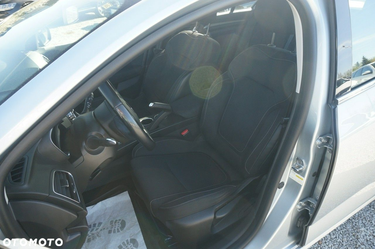 Renault Megane 1.3 TCe FAP Zen - 22